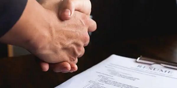 营销人,什么时候需要请老板一起去见客户?